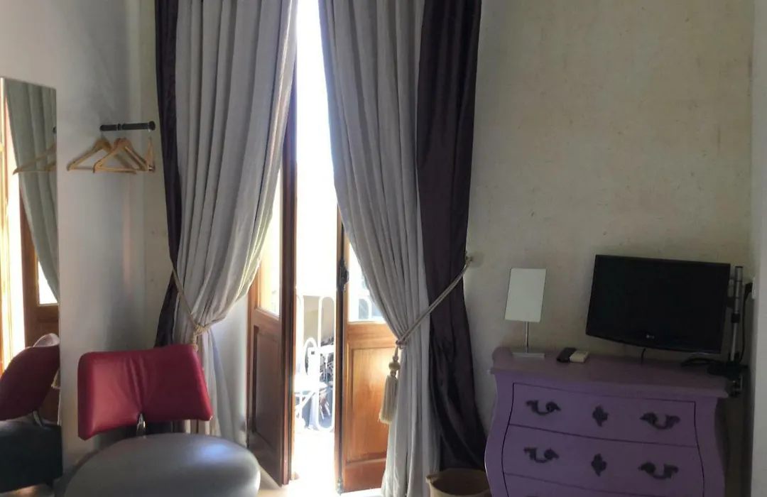 Room With A Vue-1